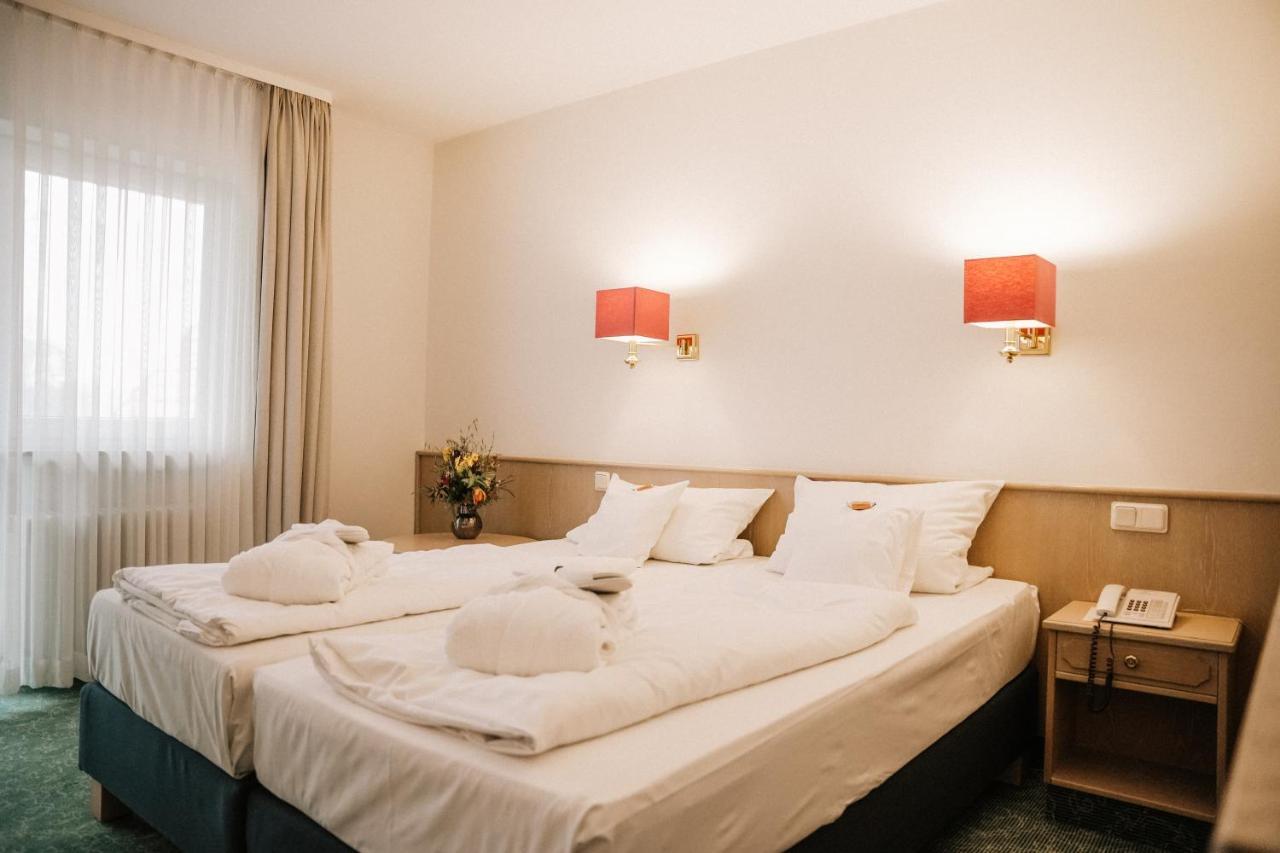 Landhotel Waldhaus Laubach  Buitenkant foto