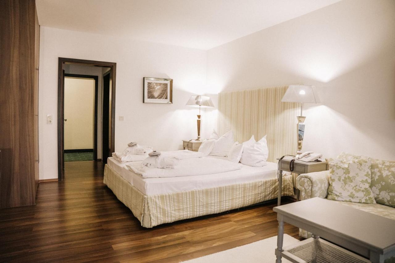 Landhotel Waldhaus Laubach  Buitenkant foto