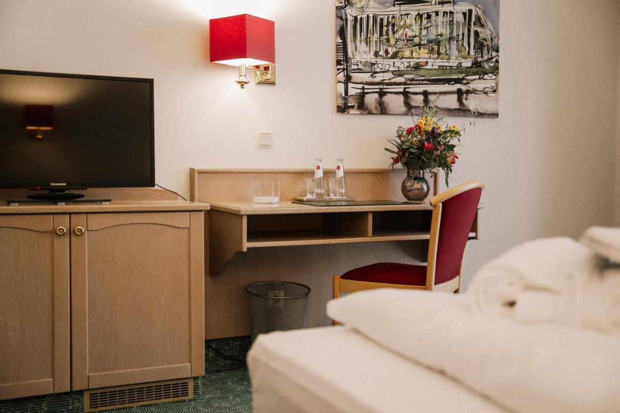 Landhotel Waldhaus Laubach  Buitenkant foto
