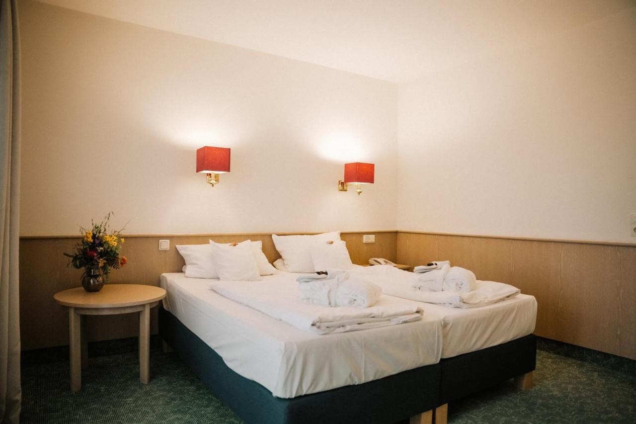 Landhotel Waldhaus Laubach  Buitenkant foto